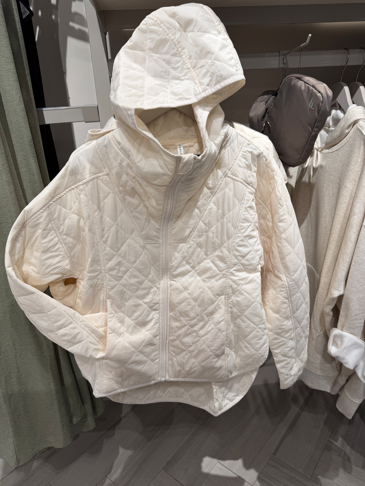 Cream Athleisure Quilted Jacket 
🌷🍁