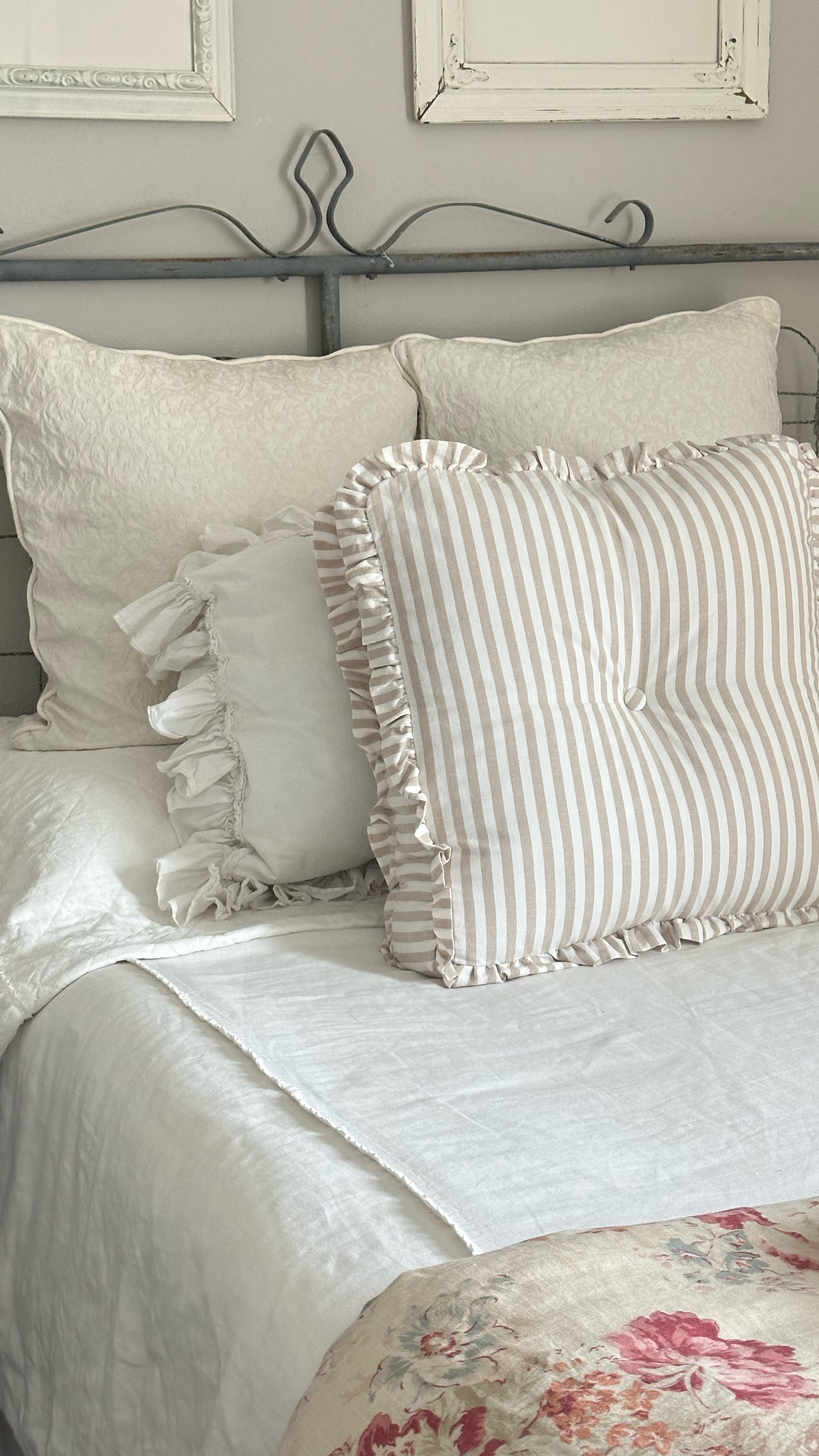 This striped pillow with ruffled edge is so cute!

It is very large, so I am planning to use it as a euro pillow on the guest bed.

I just need to grab another one before they’re all gone! 

It also comes in a blue stripe.


#LTKHome #LTKFindsUnder50
