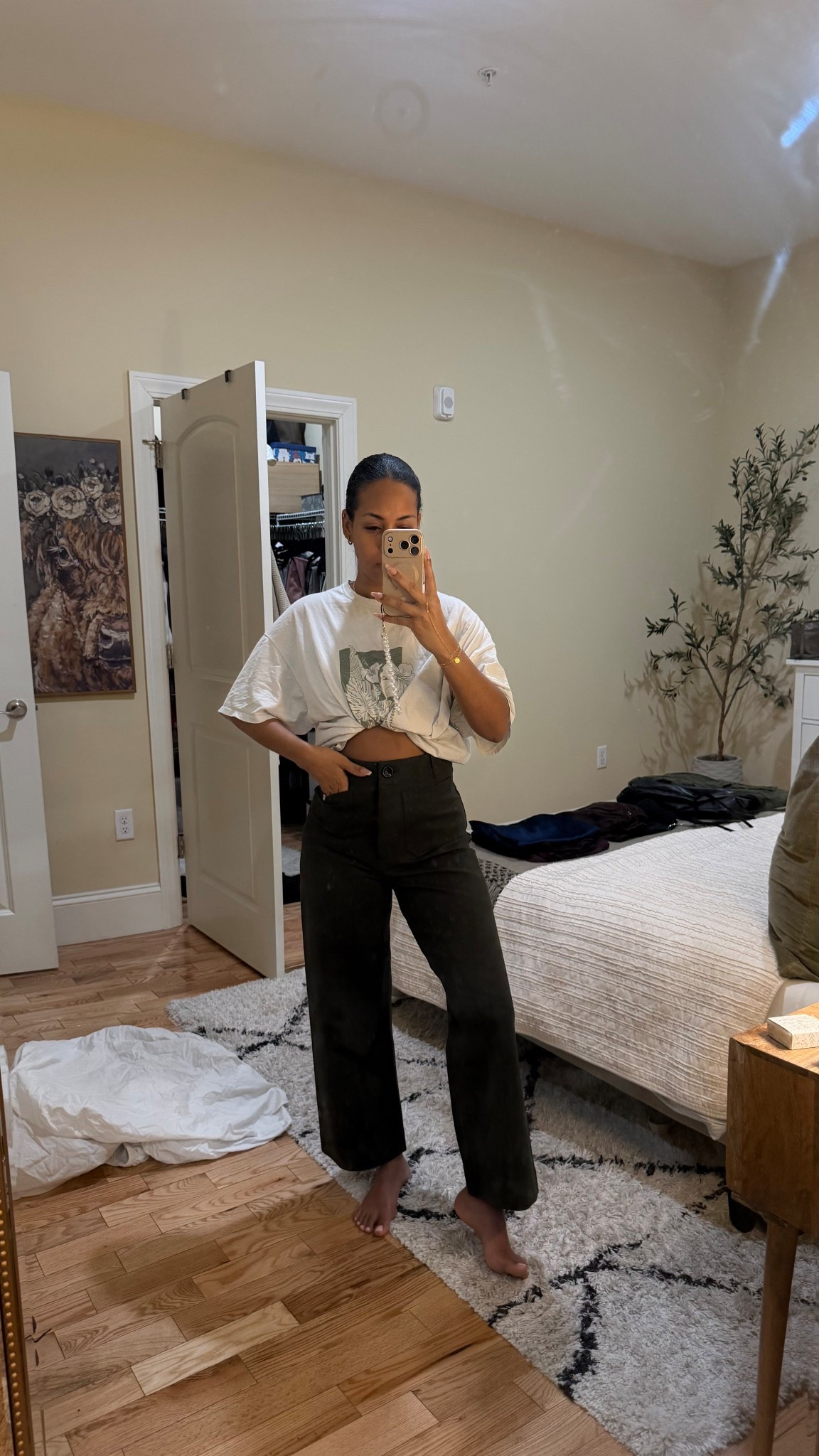 Crop tailored pants that not only are comfortable but also functional! I’m wearing a size 8 and it Fits TTS

#LTKFindsUnder50 #LTKMidsize #LTKWorkwear