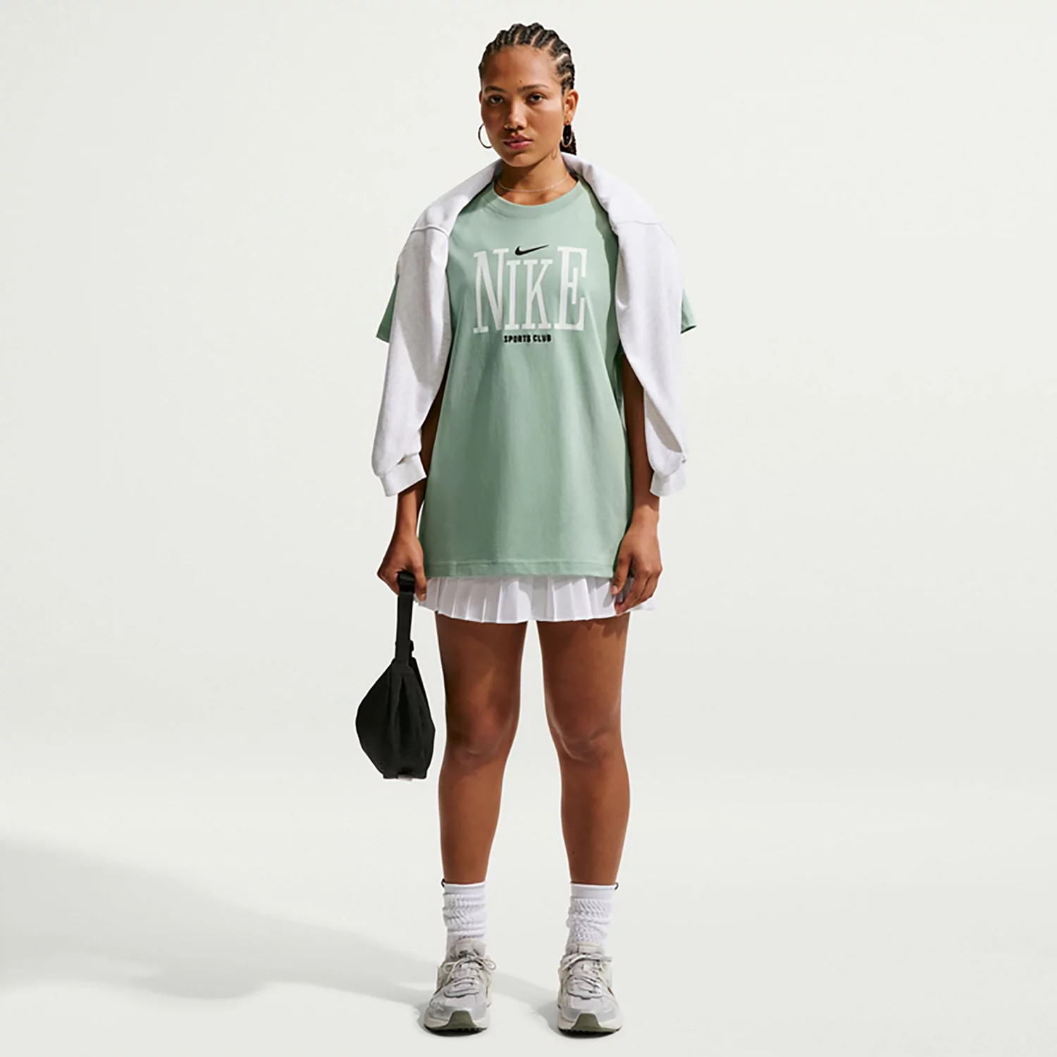 Nike Women's Sportswear Classic Oversized Graphic T-shirt | Academy Sports + Outdoors