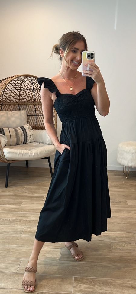 HUGE dress sale this weekend!! This black maxi dress runs true to size (I’m in XS). It’s on sale 20% off PLUS an extra 15% off with code DRESSFEST this weekend only. Runs true to size!

a&f
summer dress
casual dress
sale

#LTKstyletip #LTKunder100 #LTKsalealert