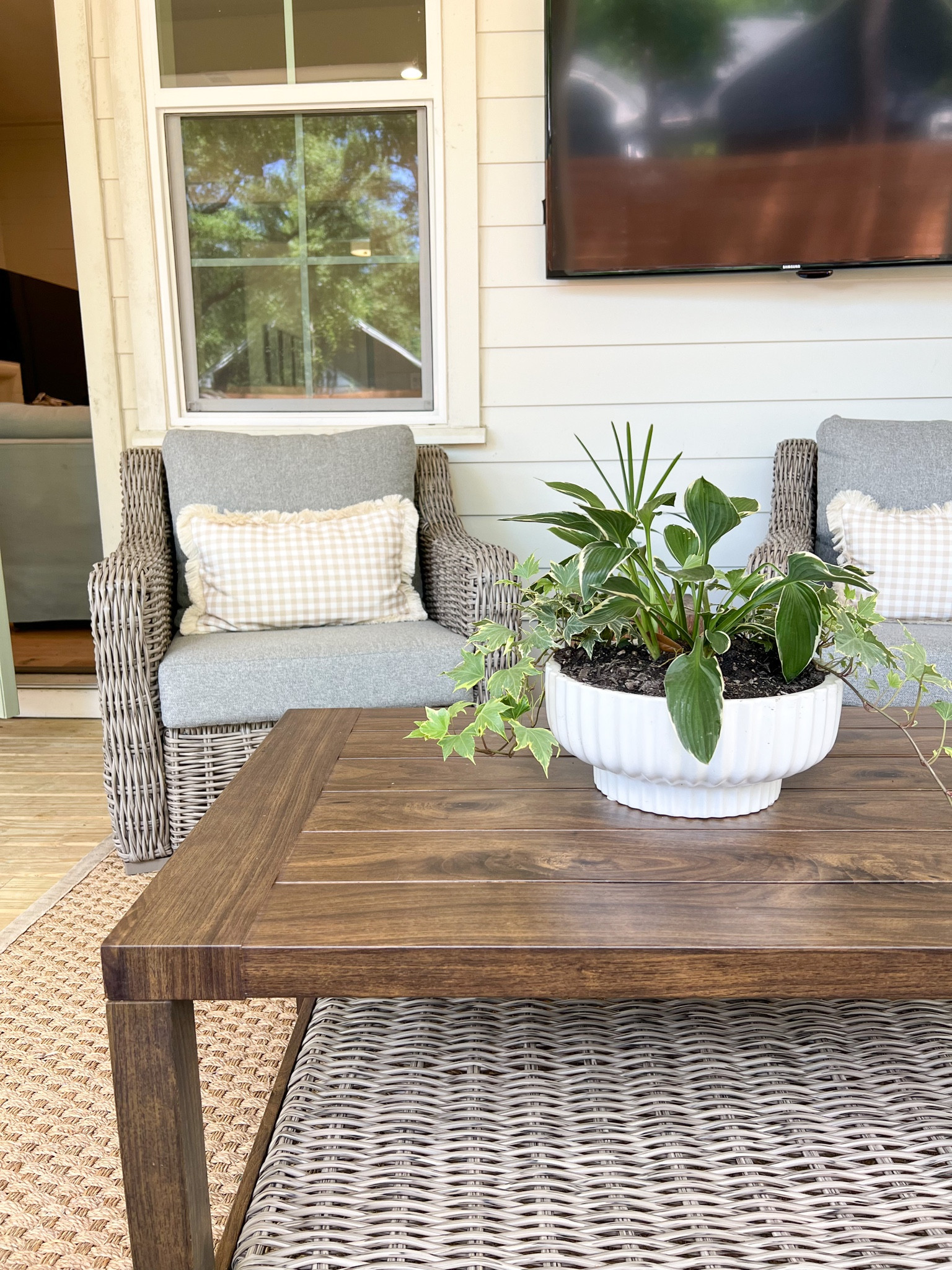 Our little porch refresh🪴