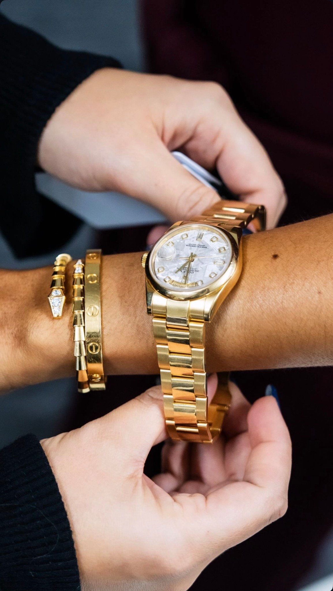 Golden girl. Bvlgari bracelet, Cartier bracelet #cartier #cartierbracelet #lovebracelet #bvlgariserpenti