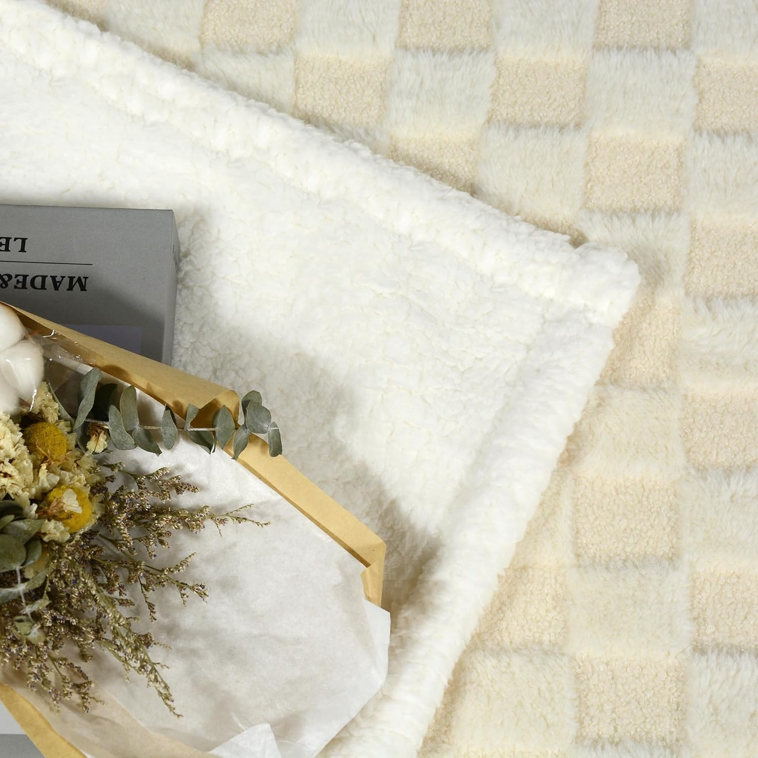 DUIDY Sherpa Fleece Blanket Fuzzy Soft Surface Teddy Hair and Rabbit Hair Splicing Plaid Throw Ch... | Amazon (CA)