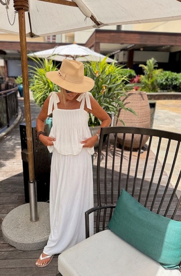 Obsessed with this outfit! Perfect for beach vacation, Euro summer or a staycation at a fancy resort!

#LTKootd #LTKU #LTKSeasonal
