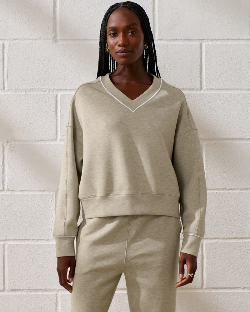 YPB neoKNIT V-Neck | Abercrombie & Fitch (UK)