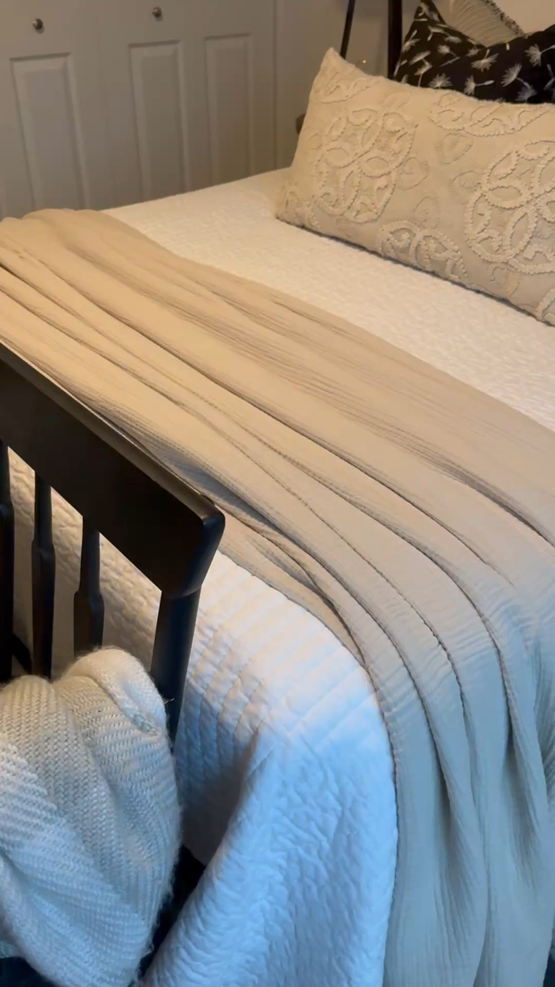 Updating our guest bedroom with the help of @bollandbranch. This Dream Blanket is so luxurious. Adds the warmth and texture to your room!  Use my code DARLENESAUNDERS for a discount on your purchase 

#LTKHome #LTKWatchNow
