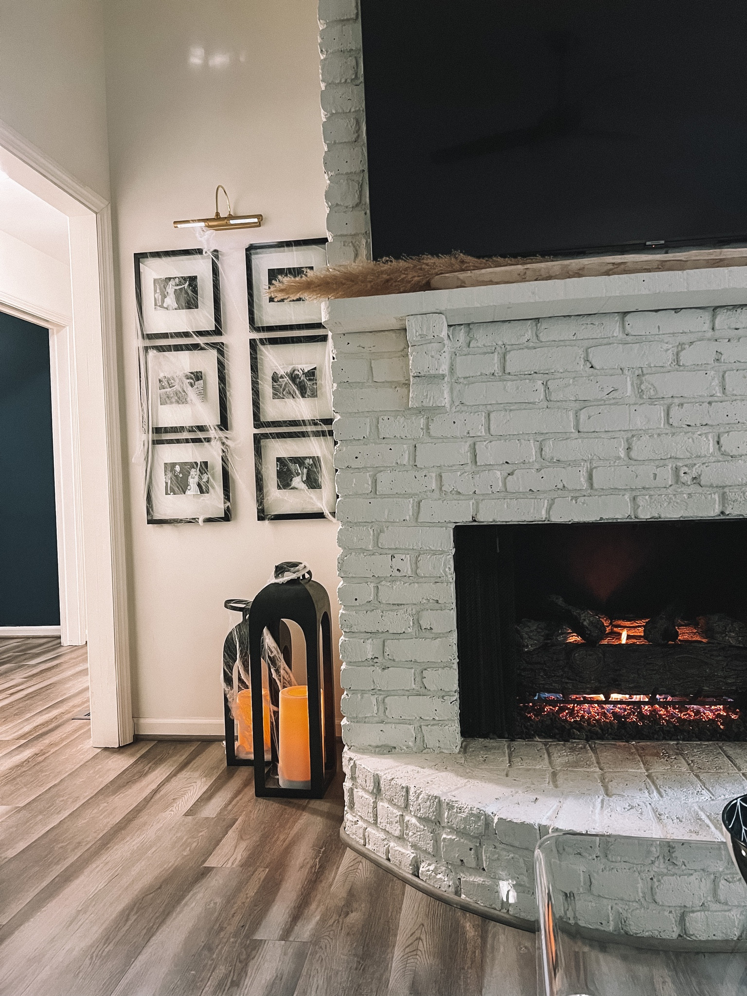 Spooky corner 🎃 halloween home decor 

#LTKSeasonal #LTKHalloween #LTKhome