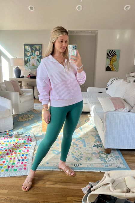 Jet lag but make it cute? Threw on some cozy athleisure pieces today to try and ward the jet lag away. It didn’t work but still felt cute😆Love this sweatshirt (wearing size small) and the softest leggings (size small). #leggings #athleisure #spring #addisonbay