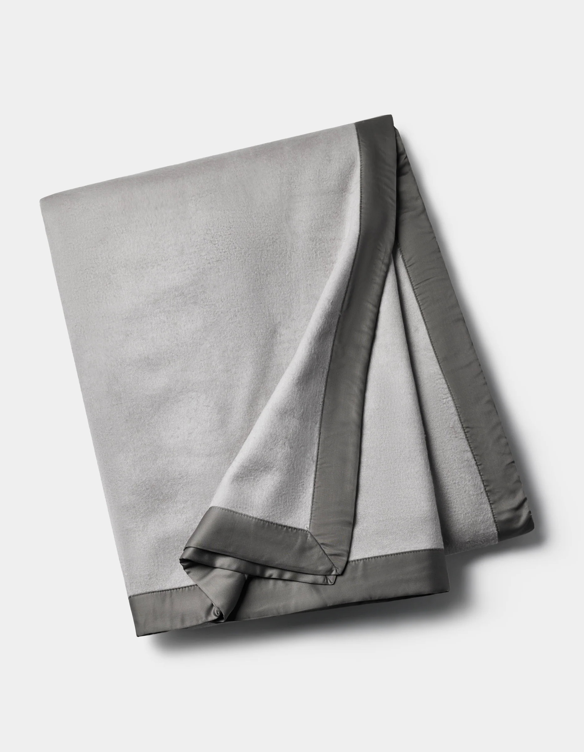 Bamboo Viscose Blanket in Dove Grey/Charcoal (Size: Throw) - Cozy Earth | Cozy Earth