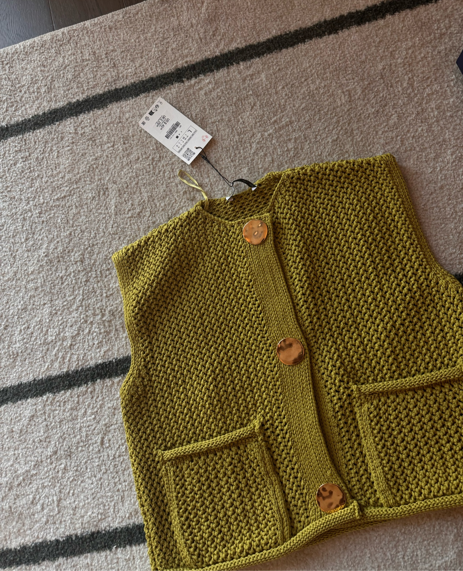 Fall sweater vest 

#LTKStyleTip #LTKFindsUnder50