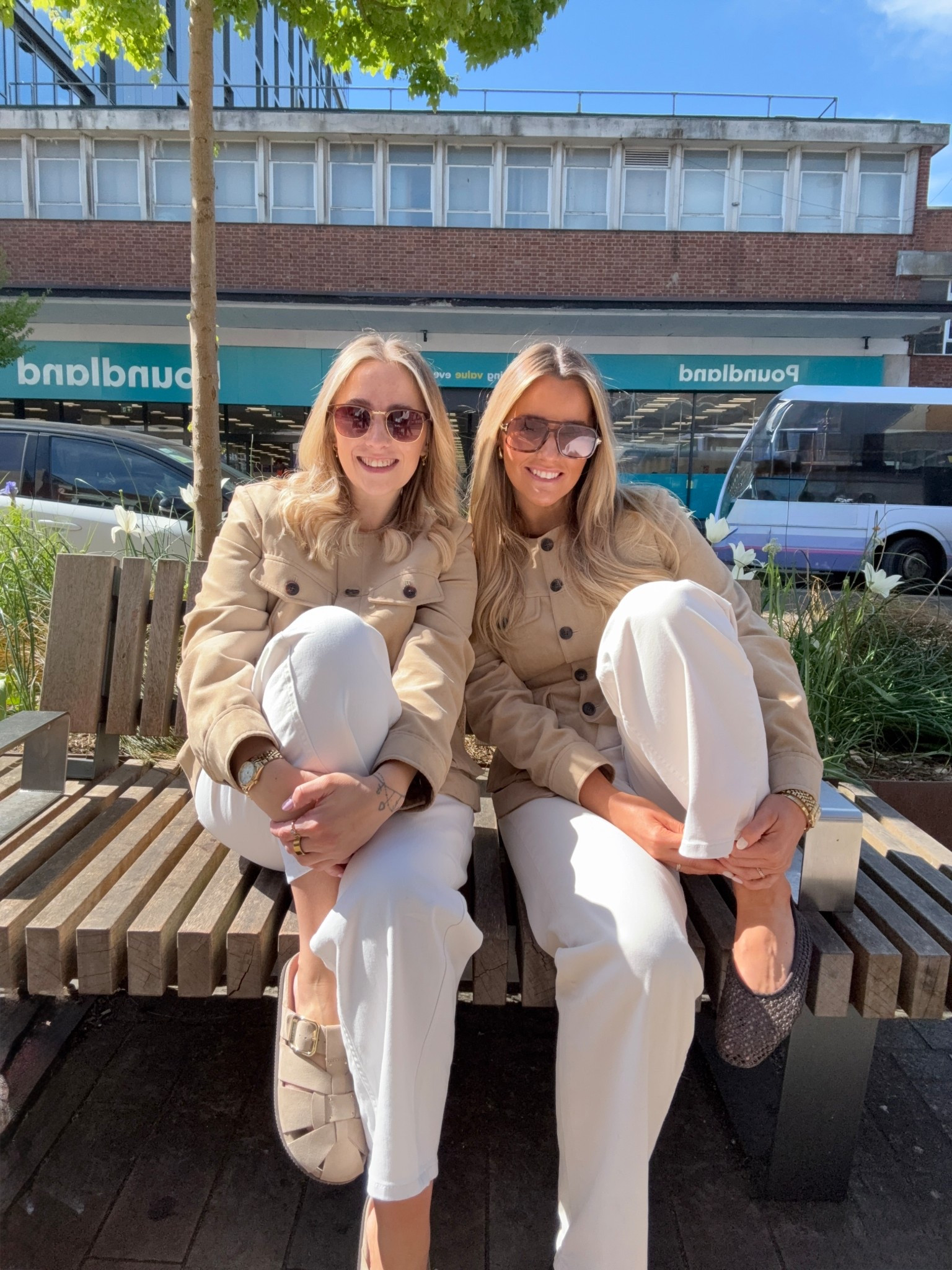 Meeting my insta girly for the first time in matching outfits. What are the chances 🤎🤭

#LTKspring #LTKuk