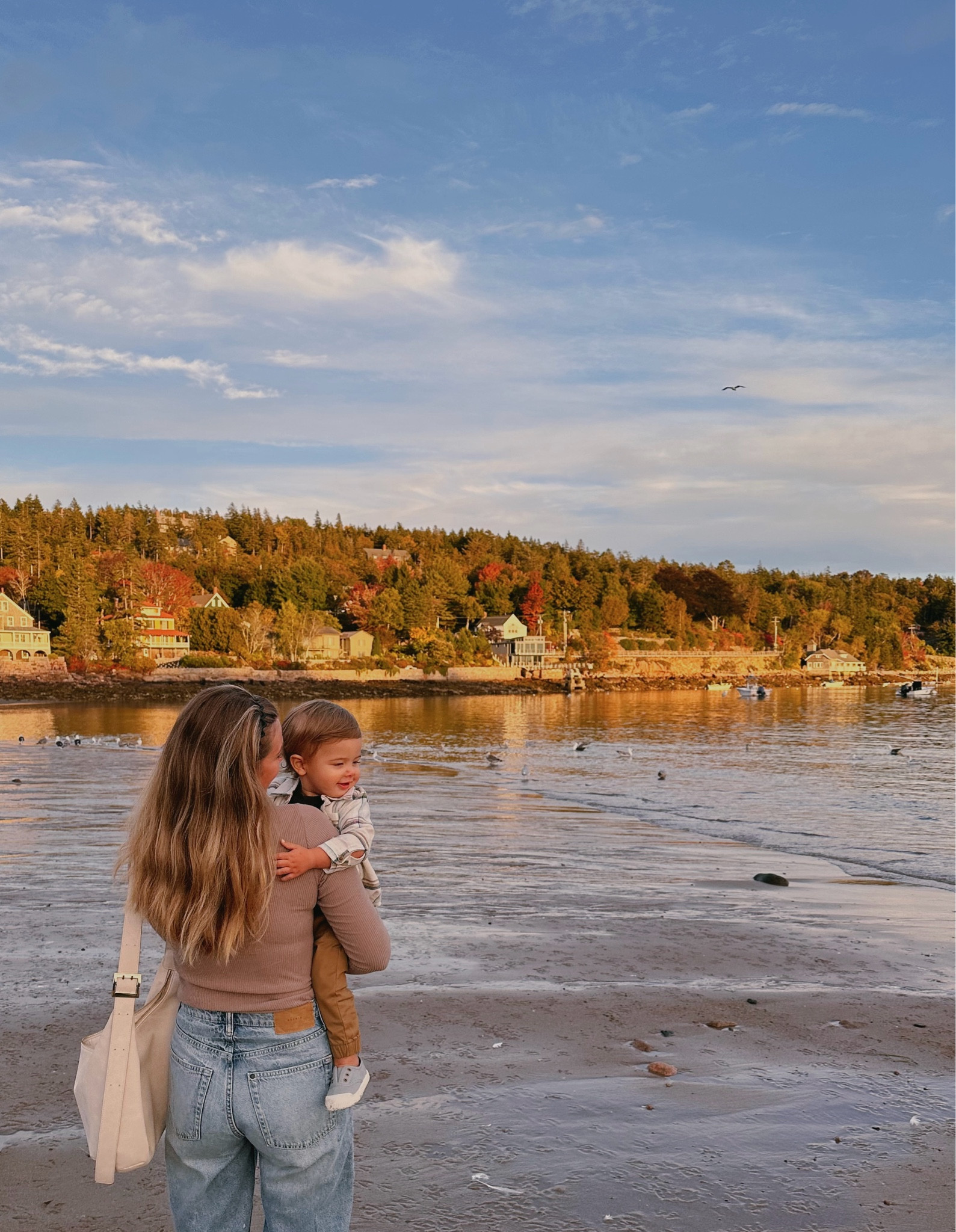 Fav slouchy bag for only $30! Wear it as crossbody for a FP idle hands sling dupe 🤫

#LTKGiftGuide #LTKStyleTip #LTKFindsUnder50