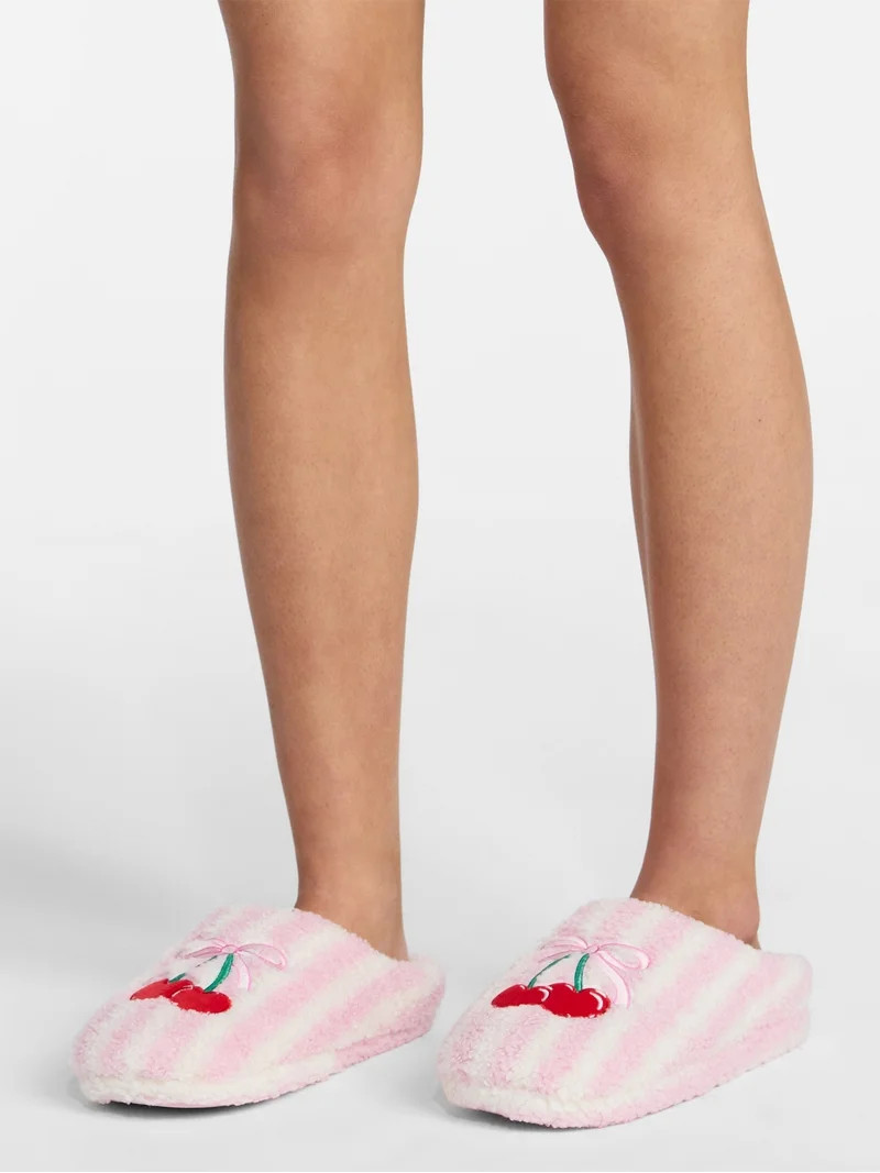 No Boundaries Women's Icon Slippers | Walmart (US)