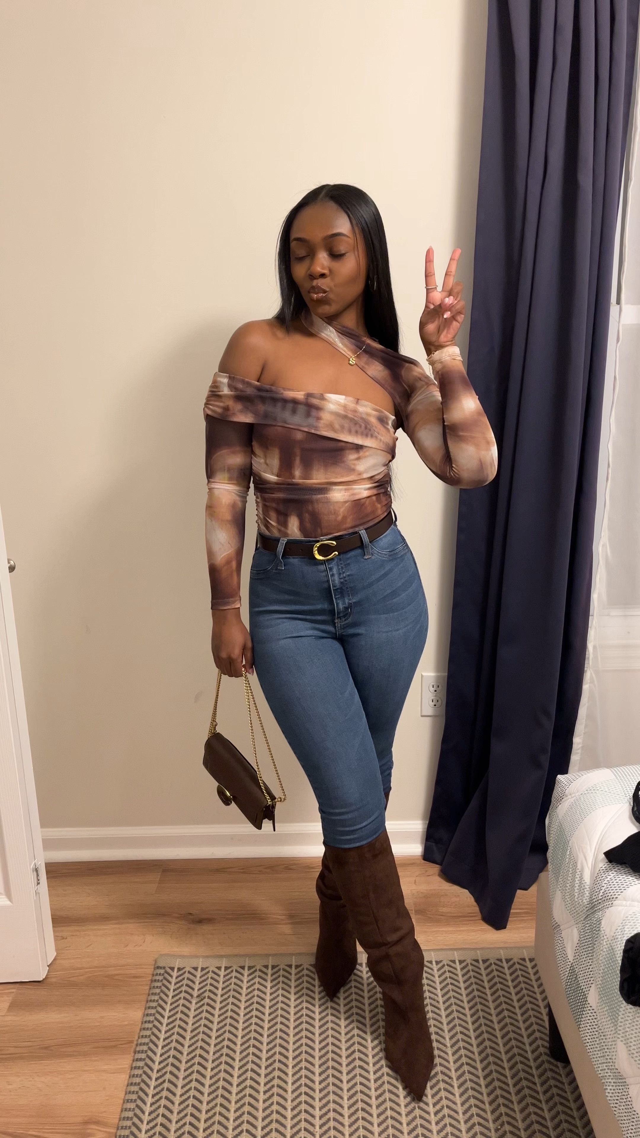 OOTN 🤎 for my bestfriends bday dinner in NYC 

Jeans are old from Fashion Nova so I cannot link them :(

#LTKFindsUnder100 #LTKFindsUnder50 #LTKStyleTip