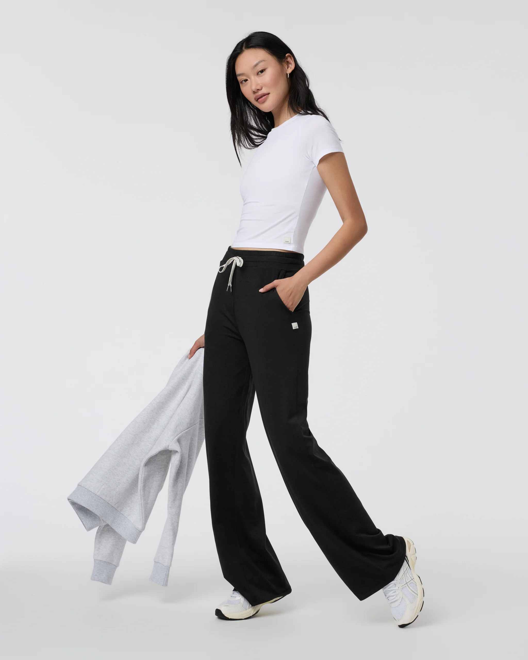 Halo Essential Wideleg - Short | Black Heather | Vuori | Vuori Clothing (US & Canada)