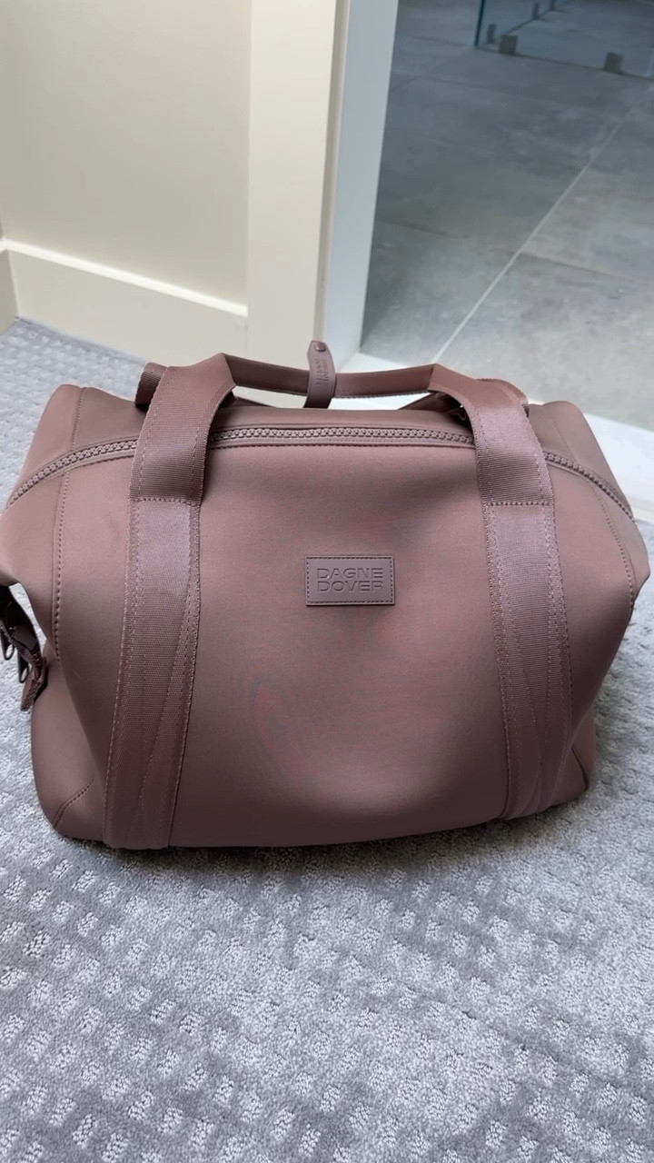 Best travel bag - tons of colors and super premium material!

#LTKitbag #LTKGiftGuide #LTKtravel
