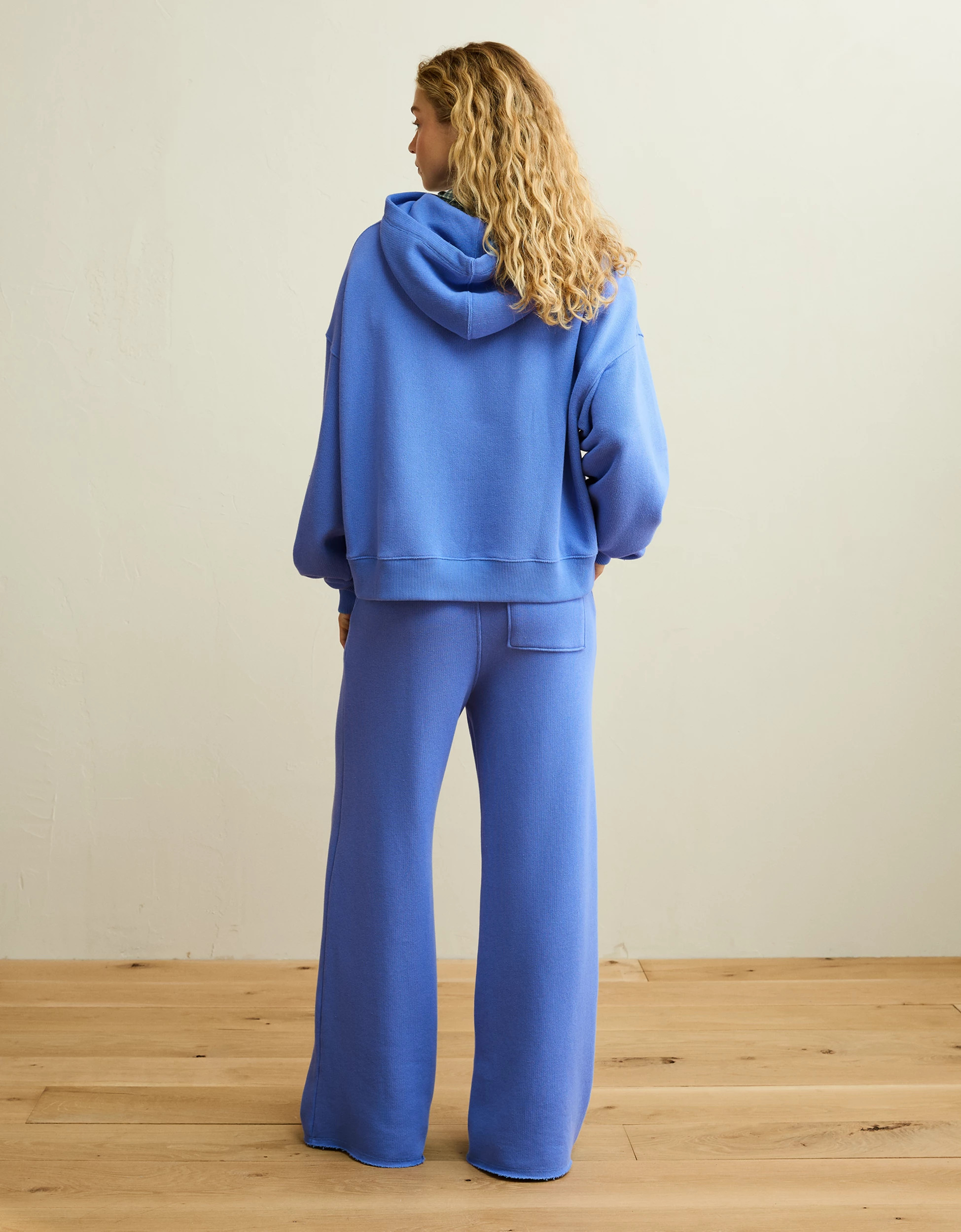 AE Campus Low-Rise Wide-Leg Sweatpant | American Eagle Outfitters (US & CA)