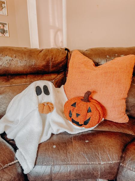 My diy Gus the ghost pillow came together so good! I’m obsessed! 

Leaving all the materials I used linked 🫶🏽

#LTKSeasonal #LTKHoliday #LTKHalloween