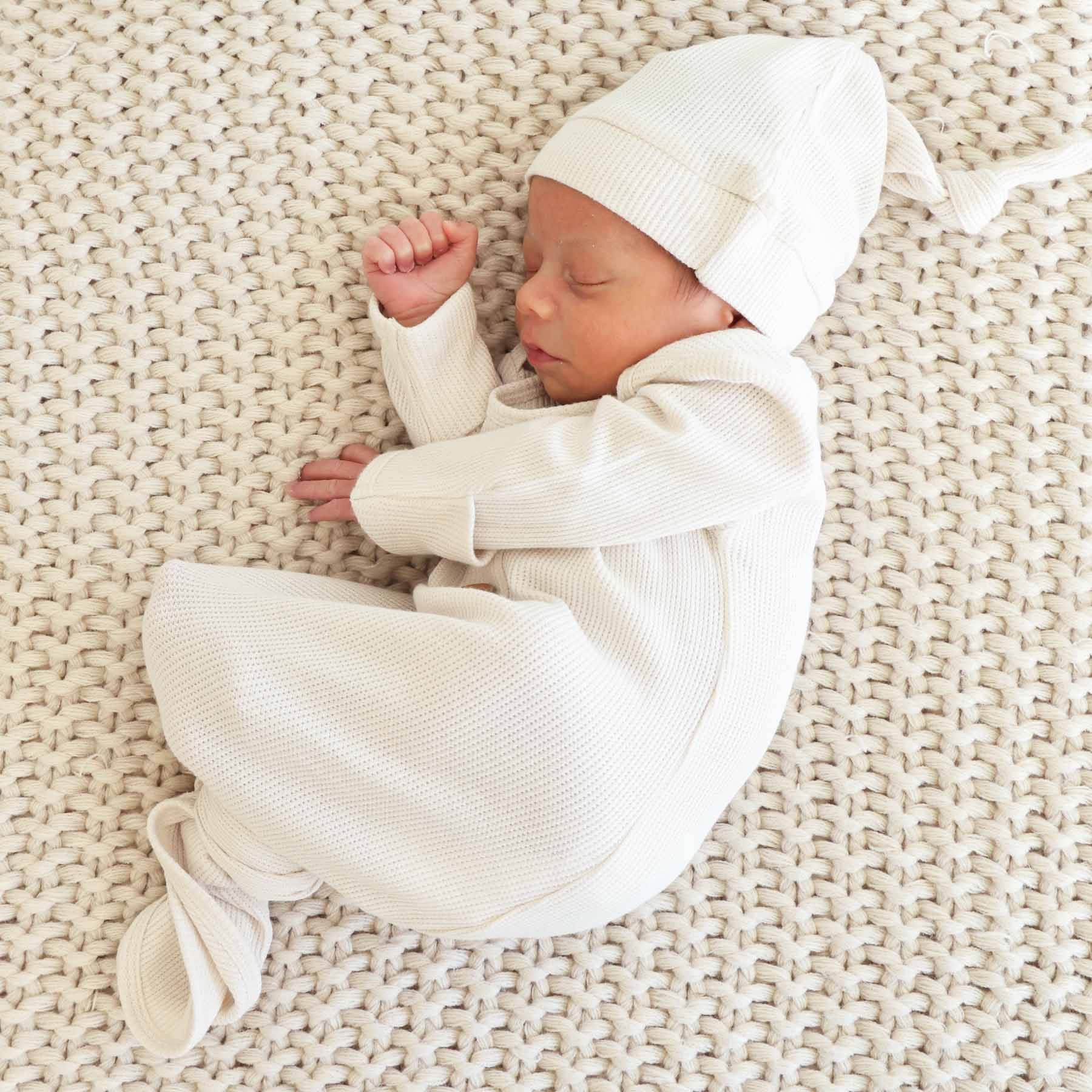 Eggshell Bamboo Waffle Newborn Baby Knot Gown & Hat Set | Caden Lane