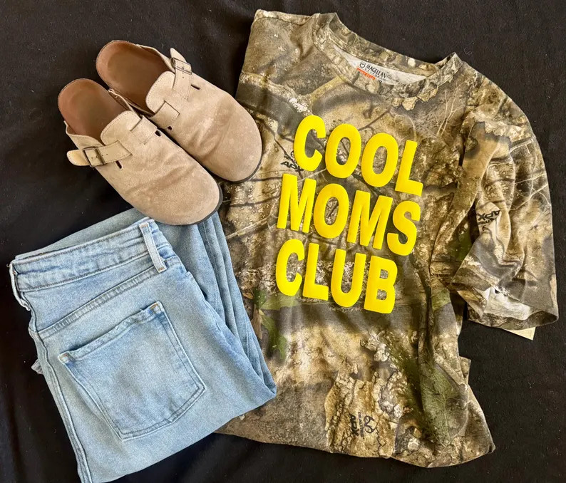 Camo "cool MOMS Club" Tee - Etsy | Etsy (US)