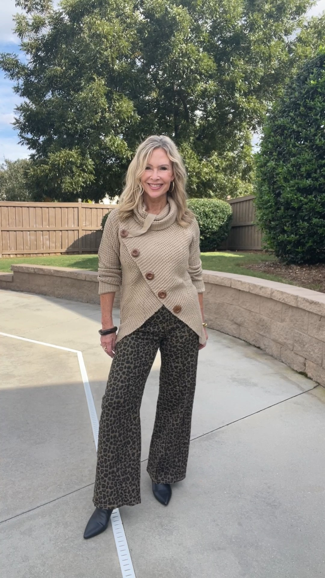 Such a flattering sweater with the cutest leopard pants.