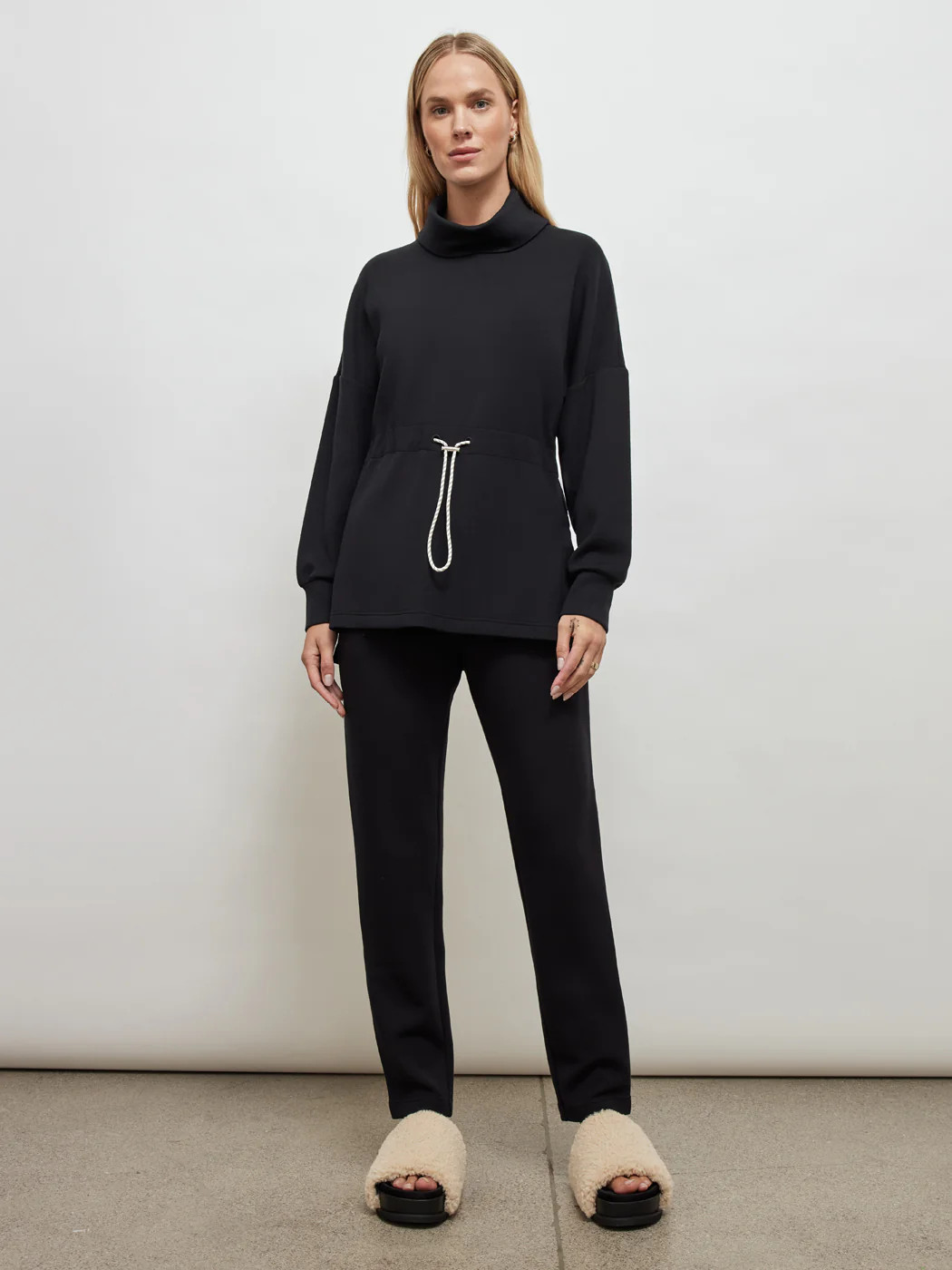 Freya Sweat - Black | Carbon38