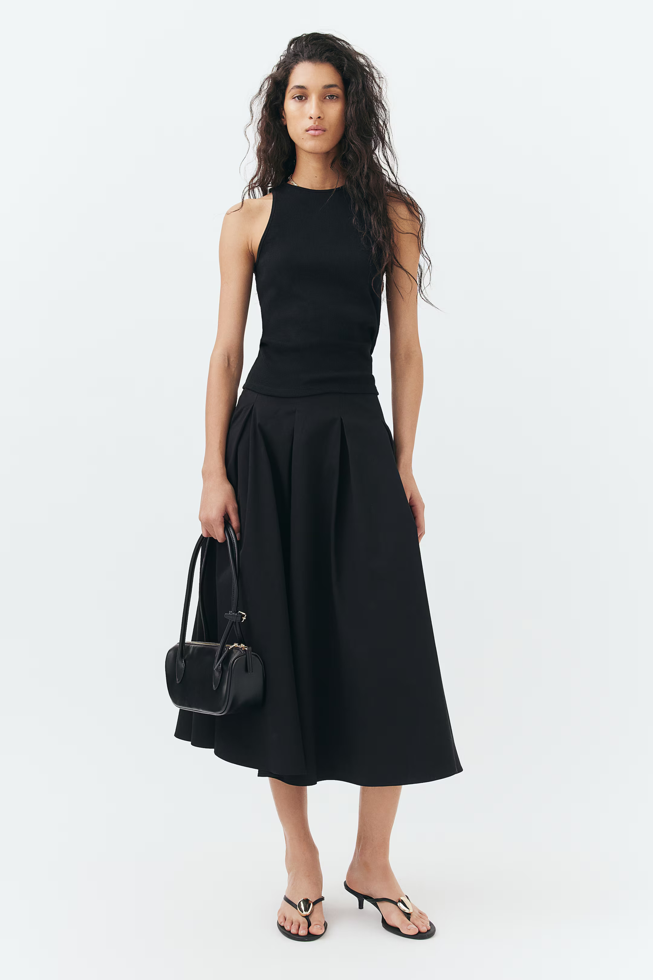 Long pleated skirt | H&M (UK, MY, IN, SG, PH, TW, HK)