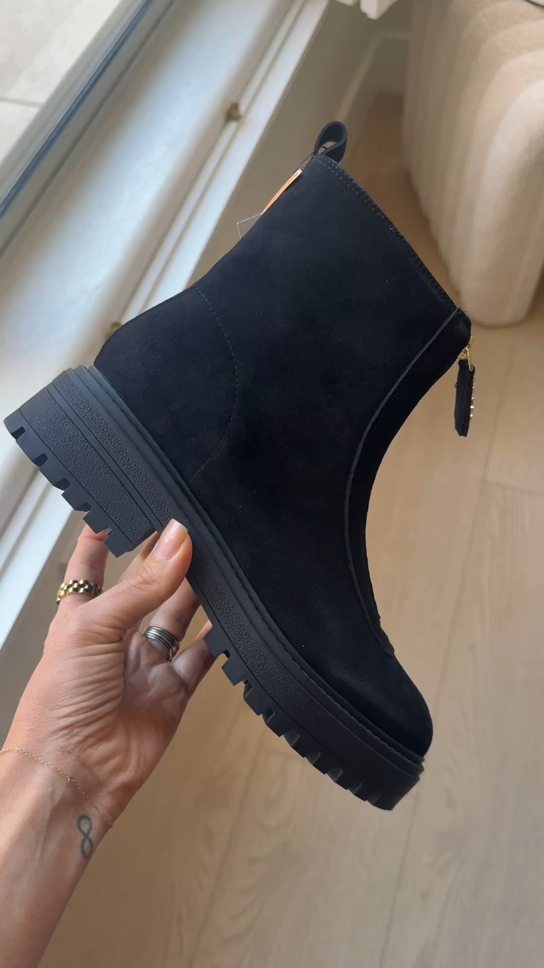 @Guess boots on sale at @macys 🥵👀 these are so fun for fall & winter styling! ON SALE!!!!!

WOMENS shoes
WOMENS boots

#LTKSaleAlert #LTKSeasonal #LTKootd