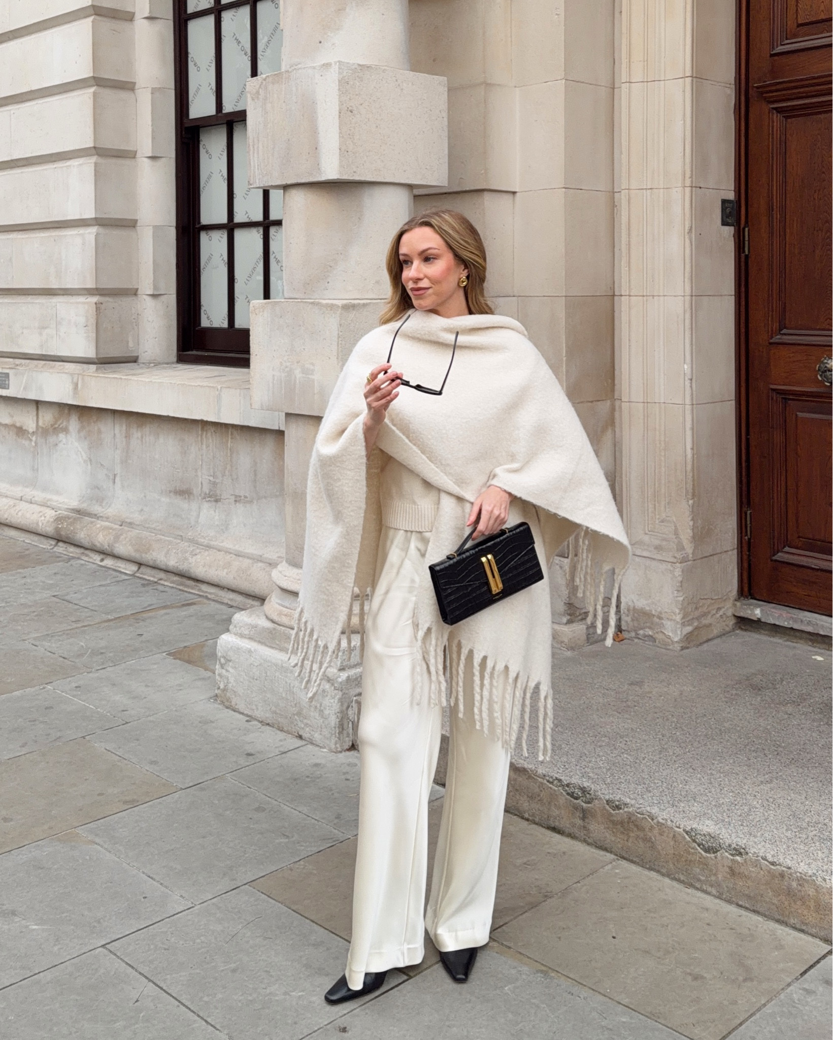 Demellier Black Friday sale - use code: DMFRIENDSEARLY20 

#LTKsale #LTKbag #LTKCyberWeek