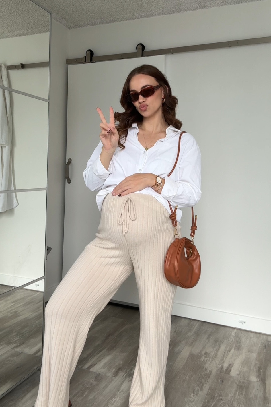 a neutral pregnant ootd 🤎 

#LTKmaternity #LTKaustralia