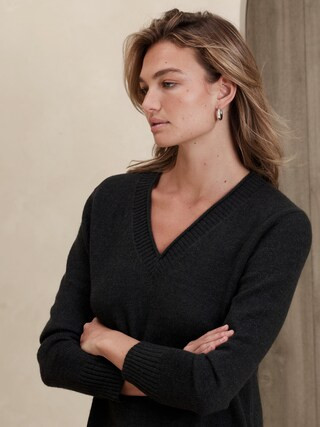 Essential V-Neck Sweater | Banana Republic Factory