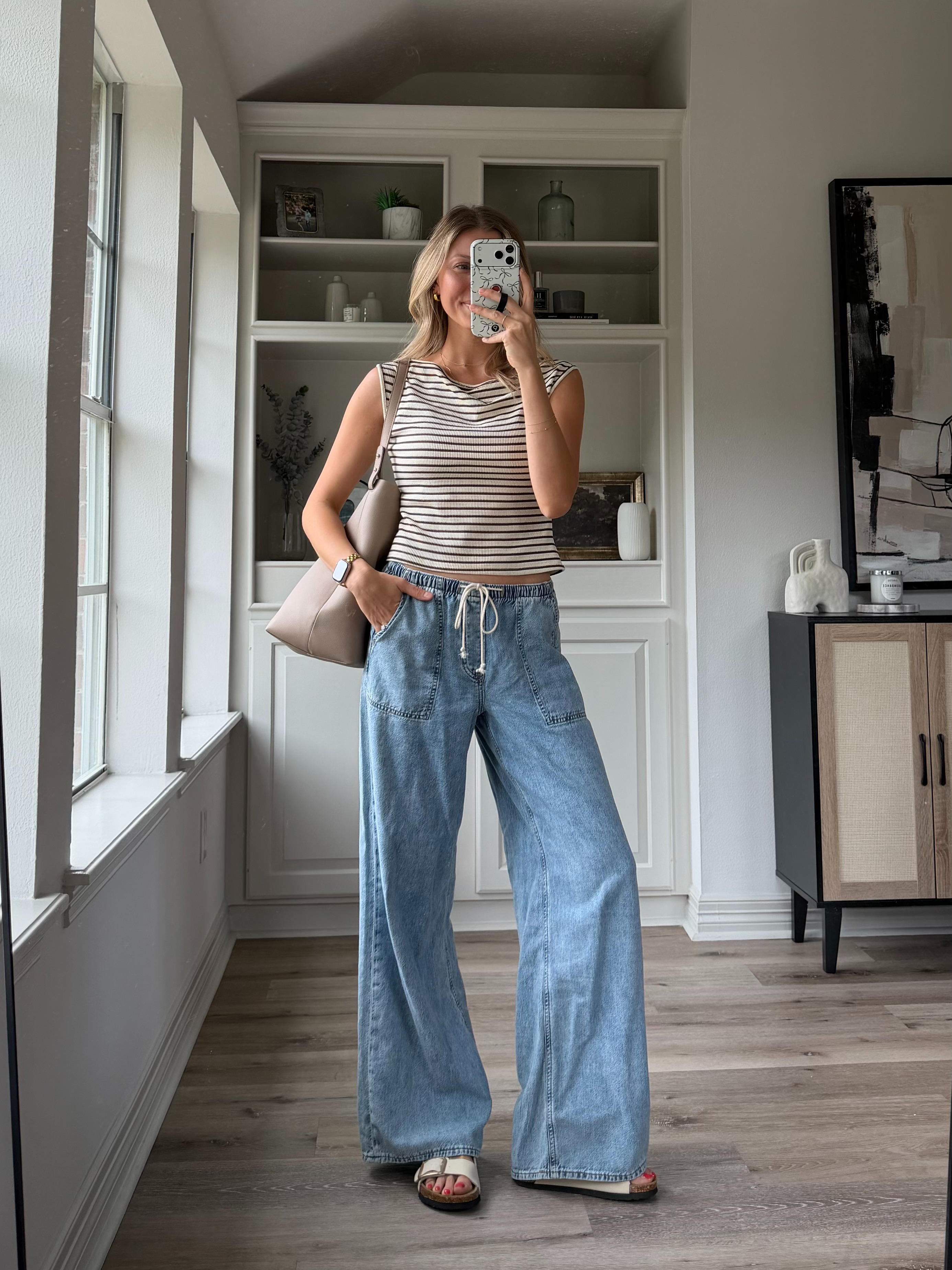 Loveeee these pull on drawstring denim! Wearing size small in denim and shirt! I'm 5'7 for reference  

 #LTKootd