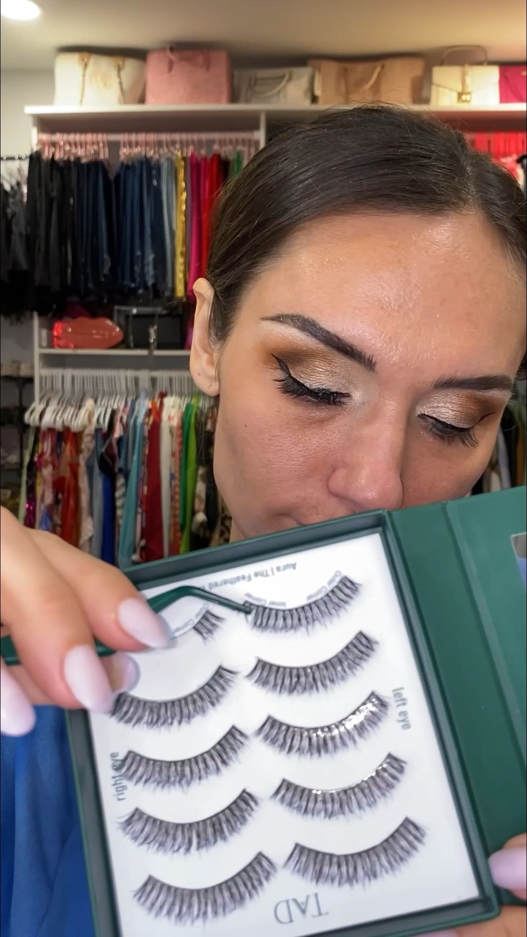 Trying out long wear lashes and SHOCKED at how easily they went on! These are 3D printed and honestly so comfortable! Rounding up a few TAD sets here for y’all  