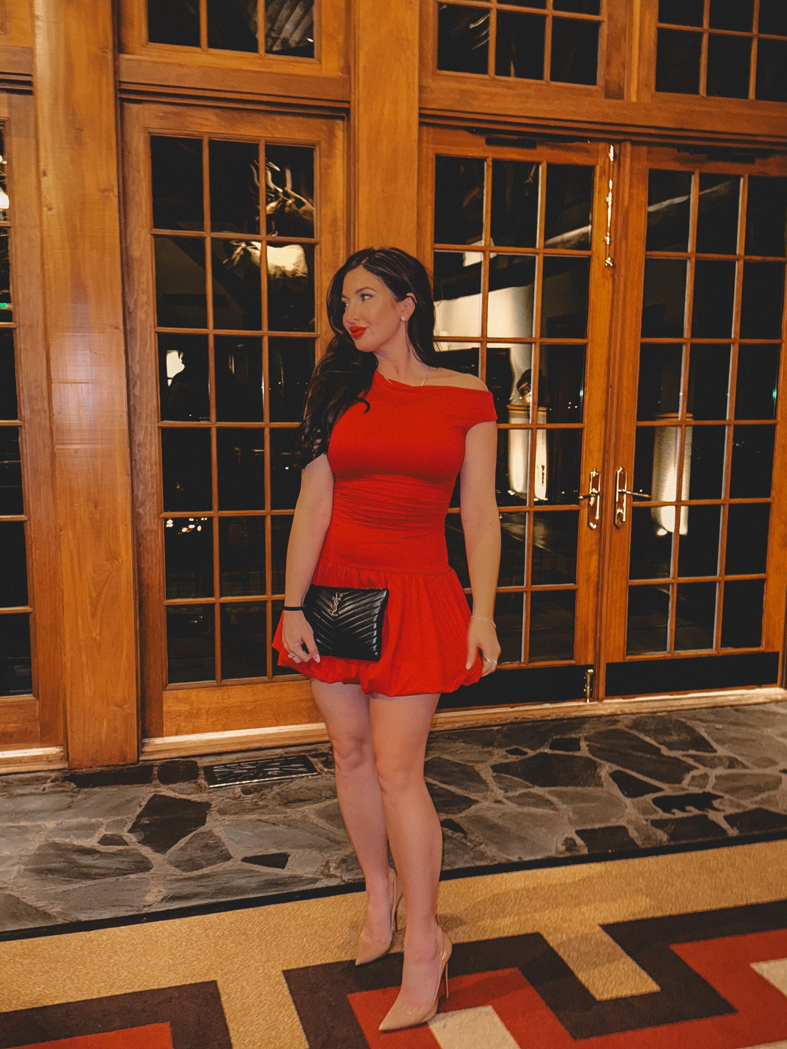 Red dress, date night outfit 

#LTKParties #LTKFindsUnder100 #LTKStyleTip