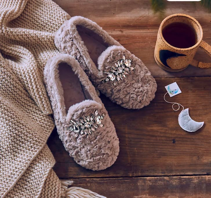 Save or spend slippers

women’s slippers
cozy house shoes
comfortable indoor footwear
fuzzy slippers for women
cute everyday slippers
women’s cozy slides
soft plush house shoes
warm indoor shoes
trendy slipper styles
comfy shoes for home

#LTKSeasonal #LTKSaleAlert