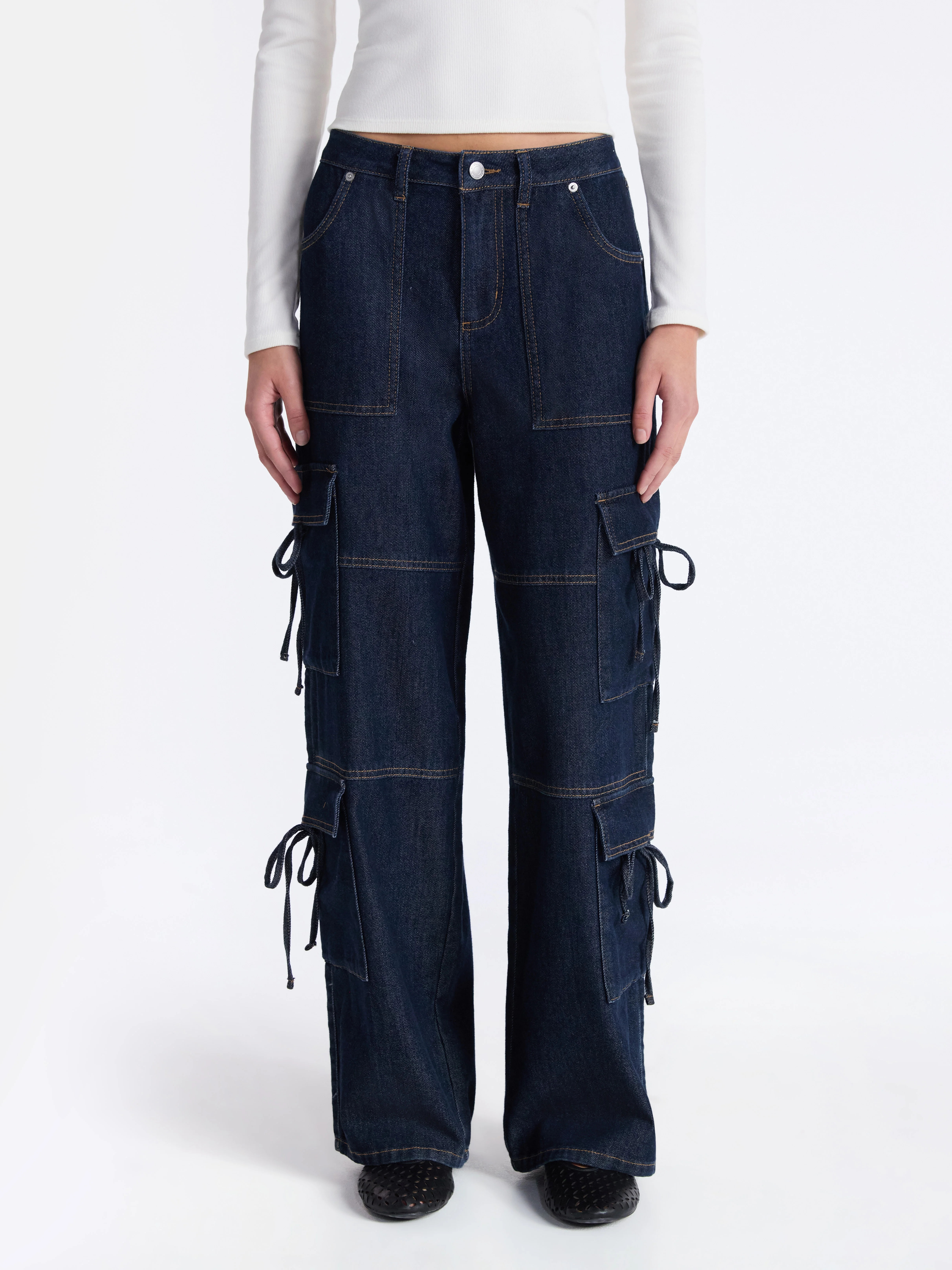 No Boundaries Bow Cargo Jeans, 30.5” Inseam, Women's | Walmart (US)