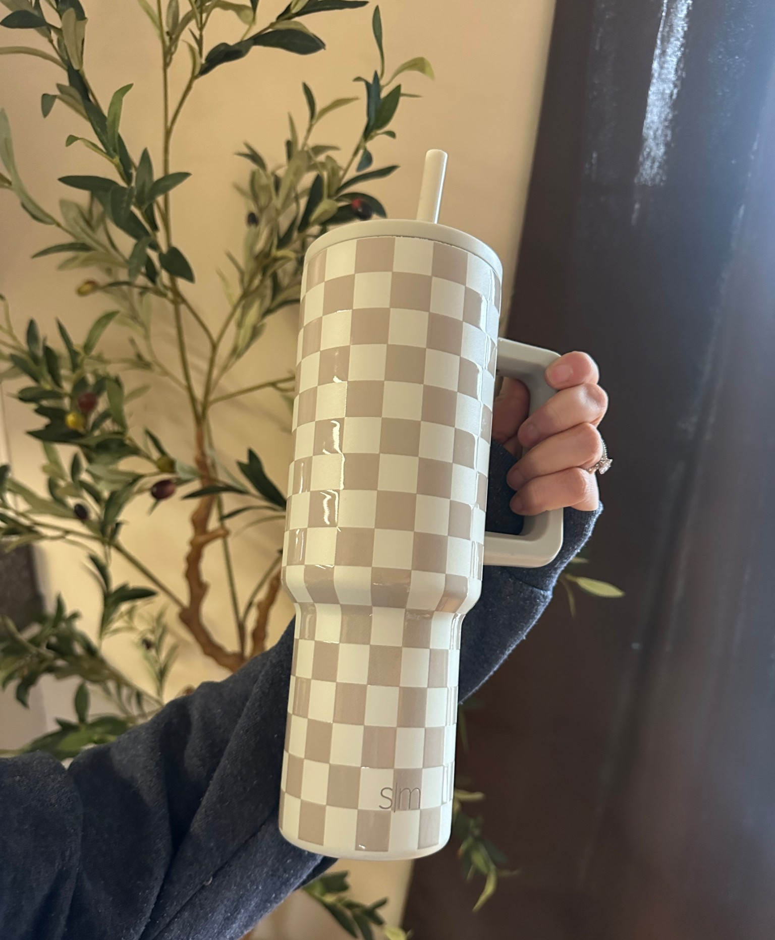 My favorite cup of all time! It’s so incredibly cute and good at holding ice for a whole day! Love my simple modern tumbler! 