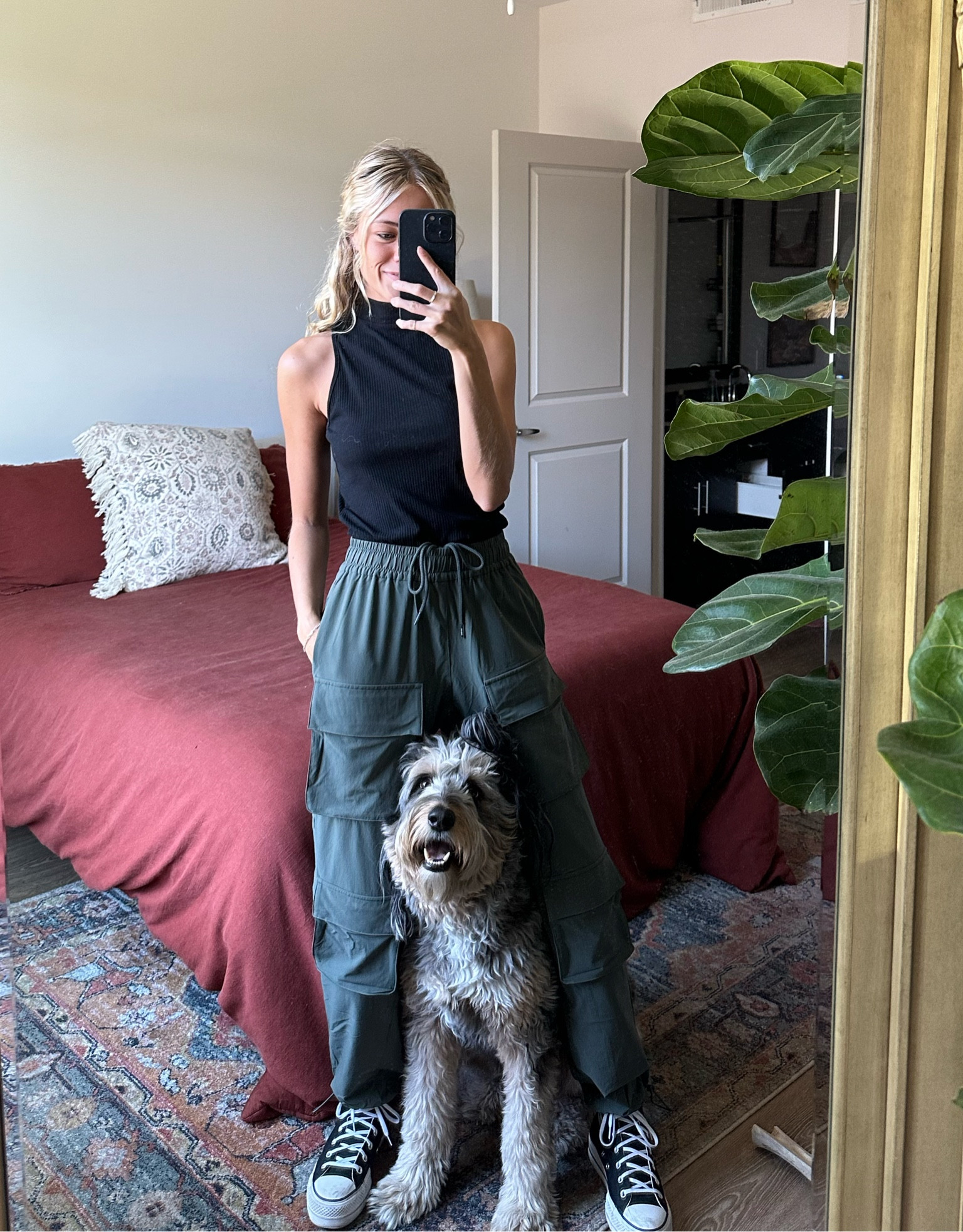 Streetwear meets office casual 