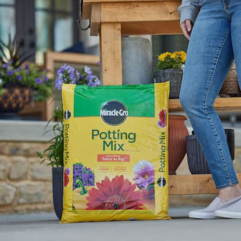 Miracle-Gro 25-Quart All-purpose Potting Soil Mix | Lowe's