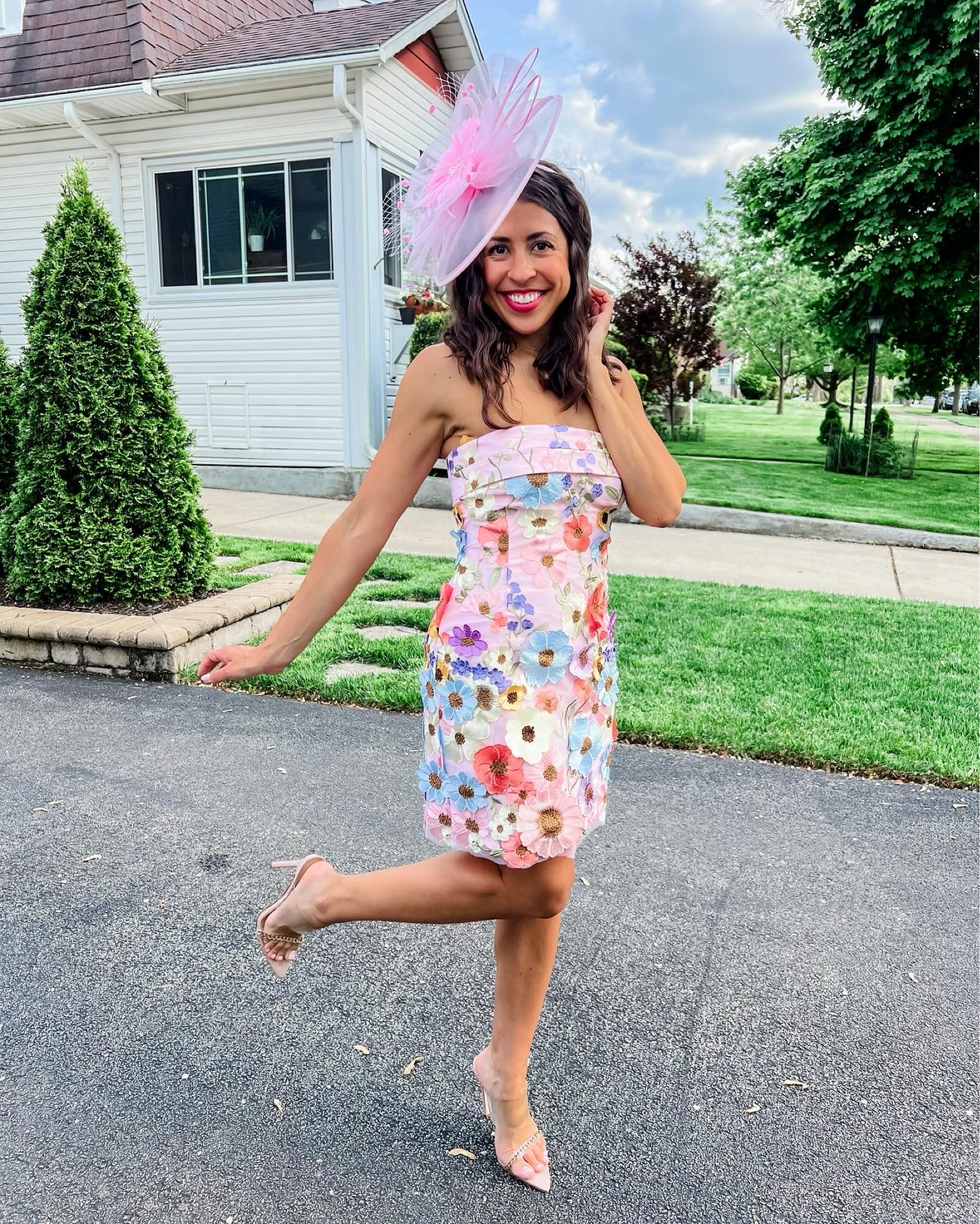 The prettiest floral dress! Comes in 5 other colors too!