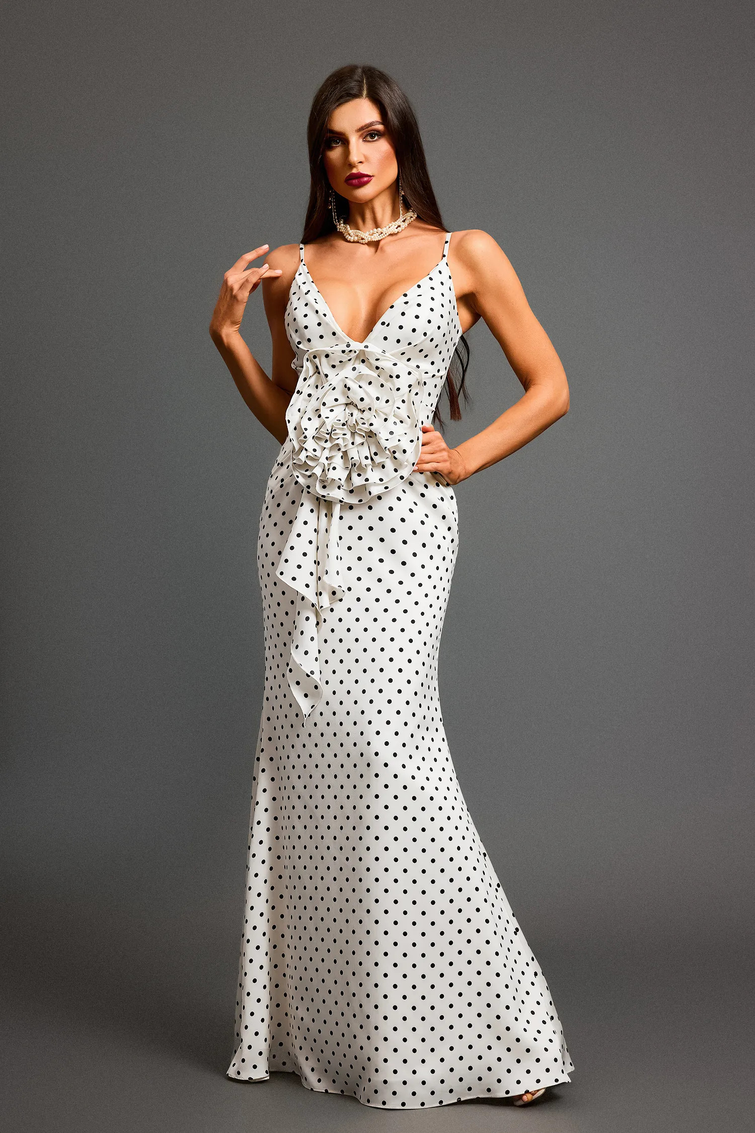 Samala Sleeveless V-neck Flowers Maxi Dress | Bellabarnett Affiliate Marketing