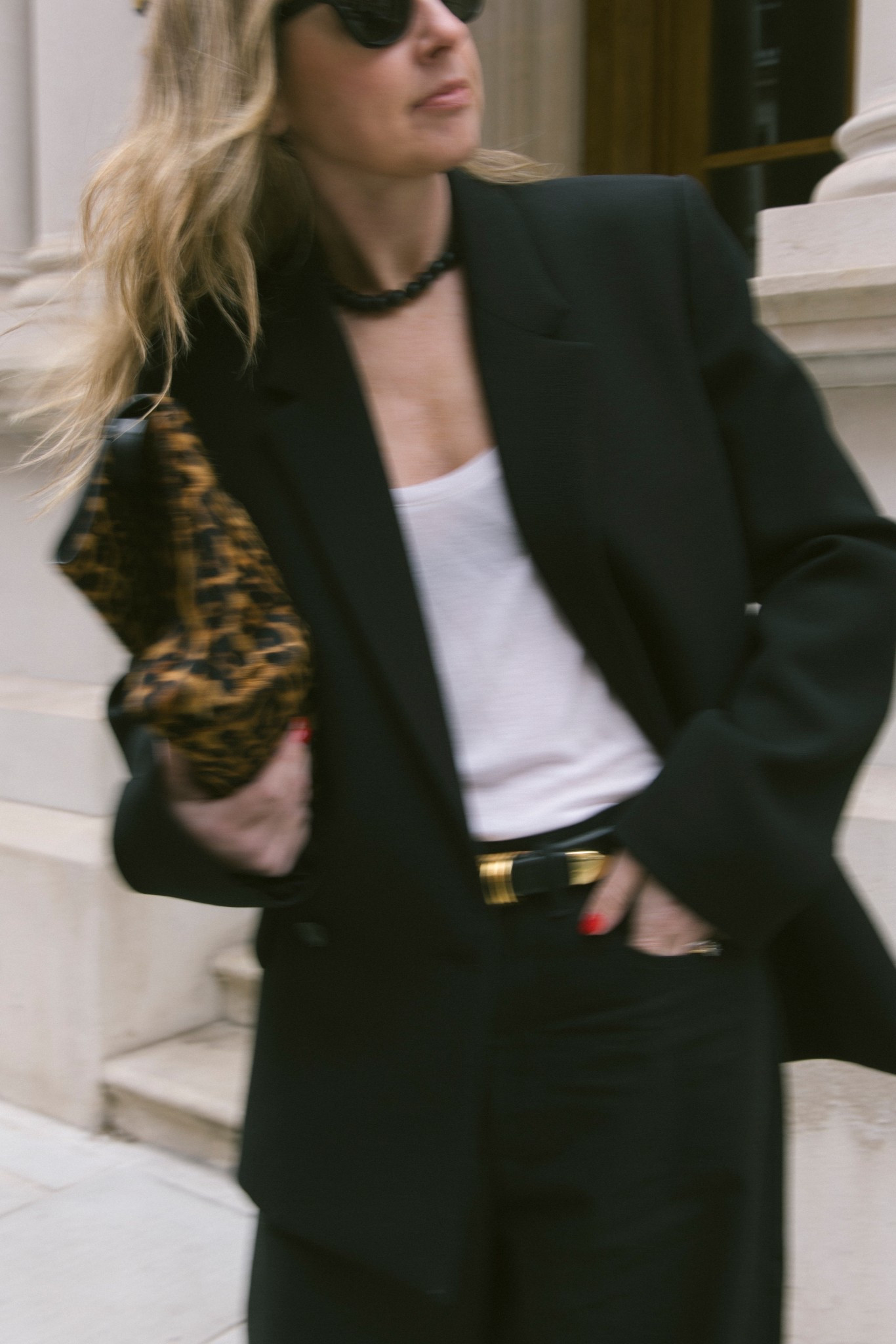 Summer In The City 🖤

Leopard print | bag | summer | spring | necklace | blazer | workwear | London | lunch outfit 


#LTKuk #LTKspring #LTKsummer