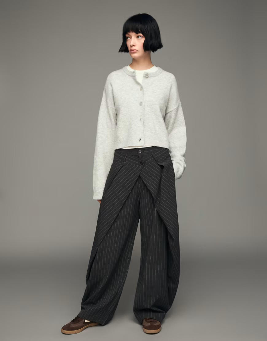Bershka Barrel trousers with pleats in light grey | ASOS (Global)