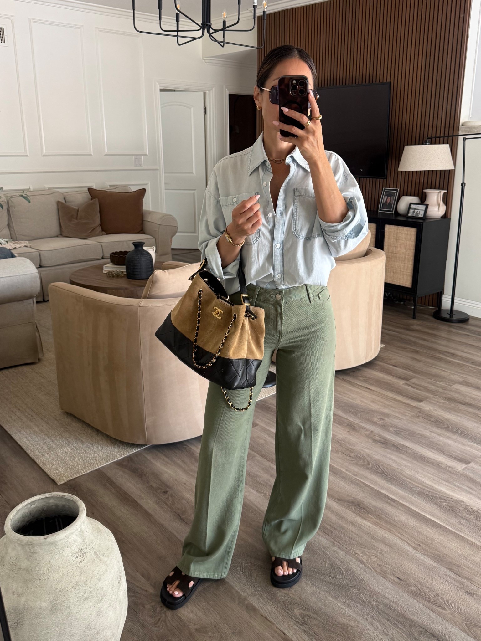 Casual on the go outfit 🤌🏻
Wearing medium in button up (for an oversized fit ) 2 in jeans 

#LTKgrwm #LTKootd #LTKOver40