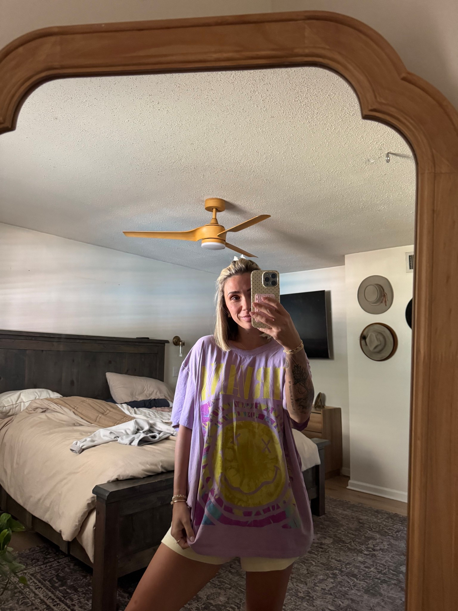 oversized tees + boxer shorts >>> 💛

#LTKmomlife #LTKootd