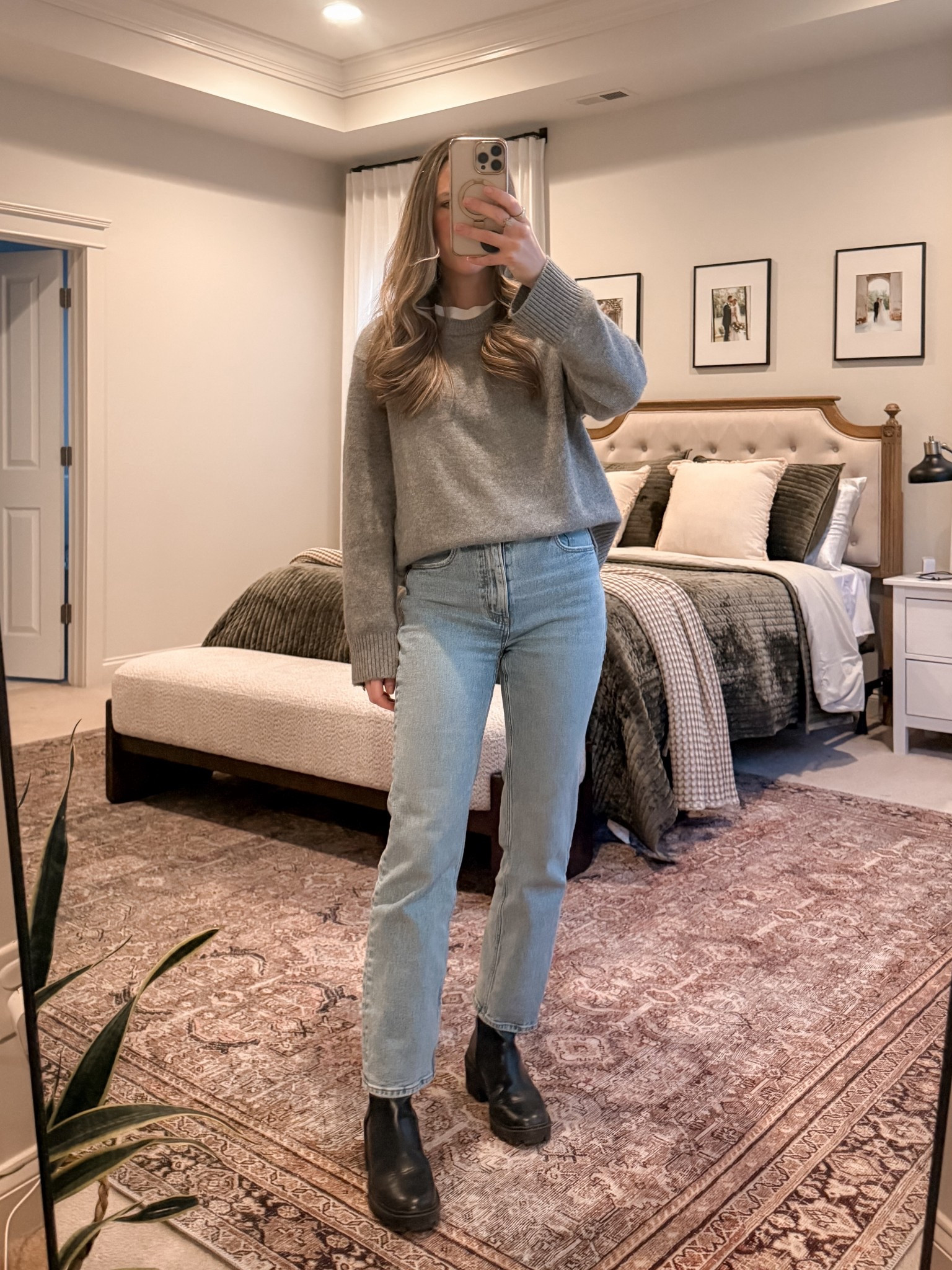 If you’re hunting for the softest cashmere sweater — this is it. 🤍
The Quince Mongolian Cashmere Boyfriend Sweater feels luxe but affordable (under $60!). Paired with Abercrombie ankle straight jeans (25R) and Amazon Chelsea boots for a classic winter outfit I’ve been living in.
Use code INFG-25SIMPLYCHICMAMA10 for 10% off your Quince order.

#QuinceCashmere #ClassicStyle #CapsuleWardrobe #LTKWinterStyle #MinimalMomStyle

#LTKmomlife #LTKgrwm #LTKootd