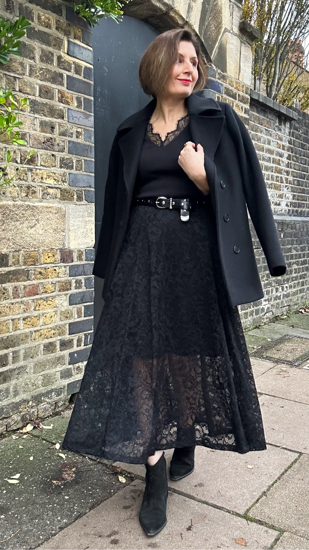 Back in black 🖤 Wearing a size 10 in the skirt & jacket and size 8 in the top  

#LTKwinter #LTKautumn #LTKuk