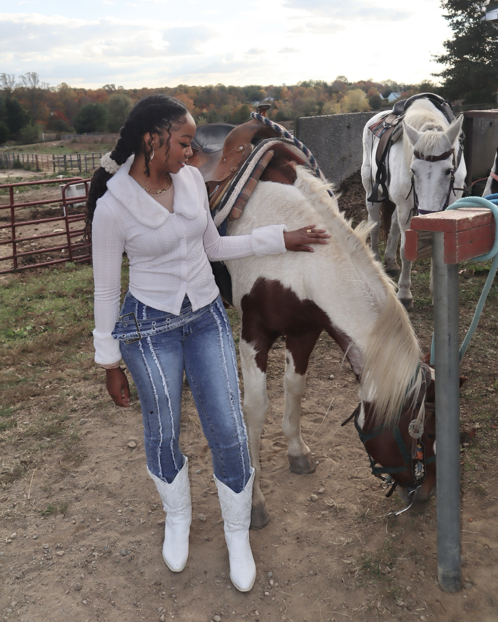 outfit I wore to the ranch 🐎

fall outfits, farm outfits, cowgirl boots 