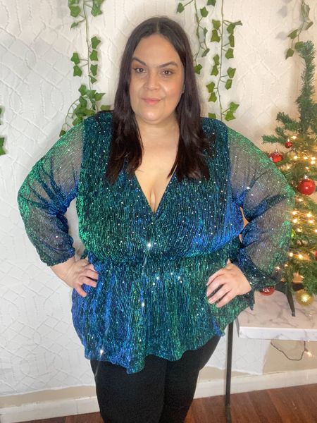 I’m absolutely obsessed with this stunning top from Bloomchic for the Holiday season! It’s so cute and festive!  The jeans are also so comfy and stretchy and fit perfectly. #plussize #holidayoutfit 

#LTKHoliday #LTKplussize #LTKSeasonal